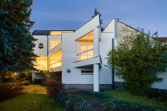 Prodej ubytování, Křižanov, Benešovo náměstí, 530 m2