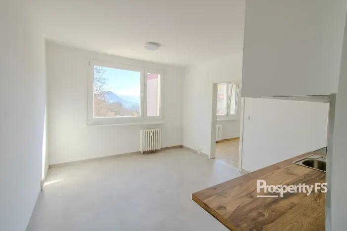 Pronájem bytu 1+1, Ústí nad Labem - Neštěmice, Hluboká, 37 m2