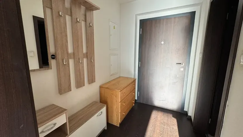 Pronájem bytu 1+kk, Praha - Libeň, V mezihoří, 35 m2