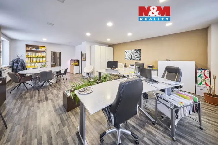 Prodej obchodního prostoru, Trutnov - Horní Staré Město, 1667 m2