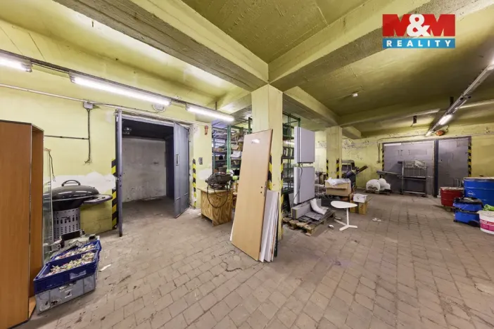 Prodej obchodního prostoru, Trutnov - Horní Staré Město, 1667 m2