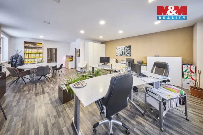 Prodej skladu, Trutnov - Horní Staré Město, 1667 m2