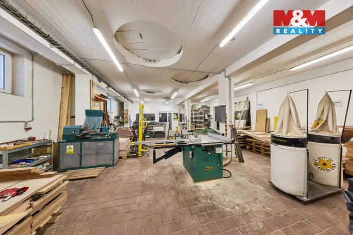 Prodej skladu, Trutnov - Horní Staré Město, 1667 m2