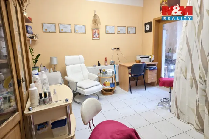 Prodej obchodního prostoru, Pardubice - Zelené Předměstí, Smilova, 72 m2