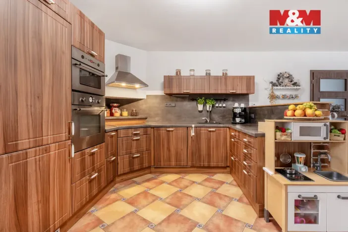 Prodej rodinného domu, Chuderov - Žežice, 182 m2