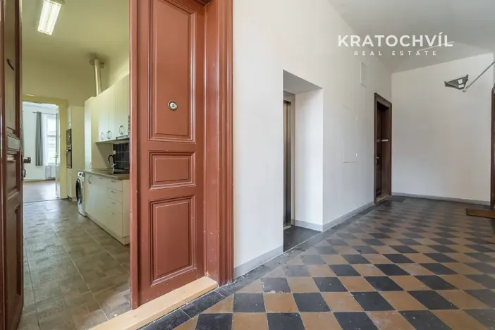 Prodej bytu 3+kk, Praha - Karlín, U nádražní lávky, 101 m2