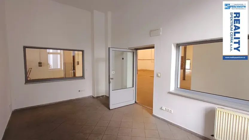 Pronájem výrobních prostor, Lišov, Hůrecká, 1109 m2