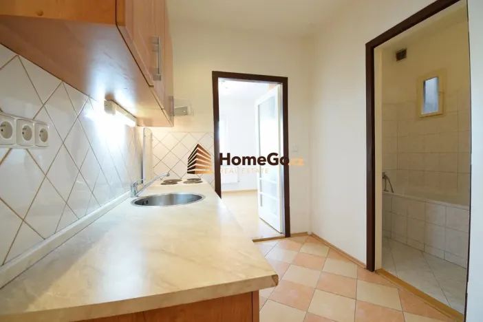 Pronájem bytu 1+kk, Praha - Nusle, Lounských, 48 m2