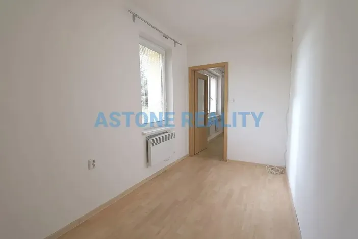 Pronájem bytu 2+kk, Úvaly, Husova, 38 m2