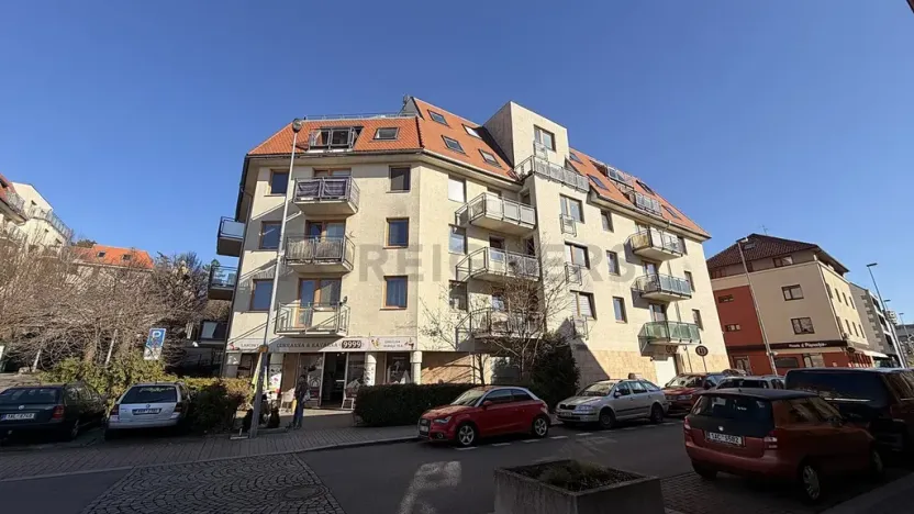 Pronájem bytu 2+kk, Praha, Komořanská, 61 m2