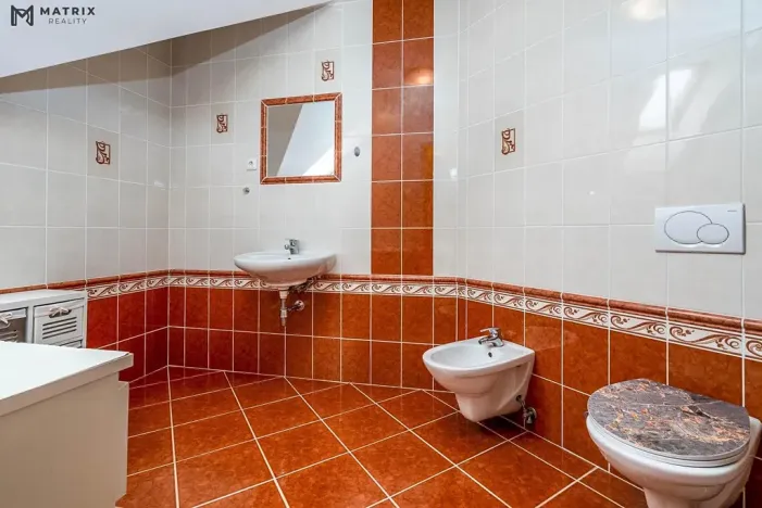 Prodej rodinného domu, Praha - Písnice, V zákopech, 294 m2