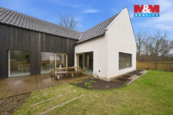 Prodej rodinného domu, Újezdec, 377 m2