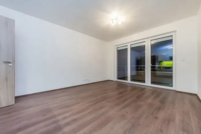Pronájem bytu 1+kk, Praha - Horní Měcholupy, Mantovská, 36 m2