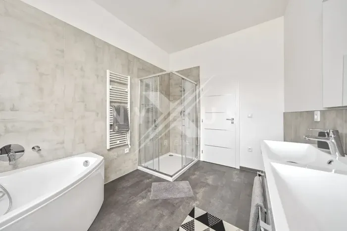 Pronájem rodinného domu, Krakovany, 145 m2