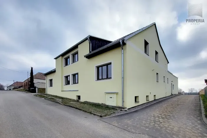 Prodej bytu 3+kk, Hrádek, 112 m2