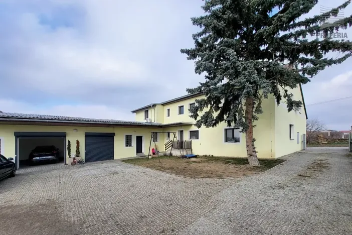 Prodej bytu 3+kk, Hrádek, 112 m2
