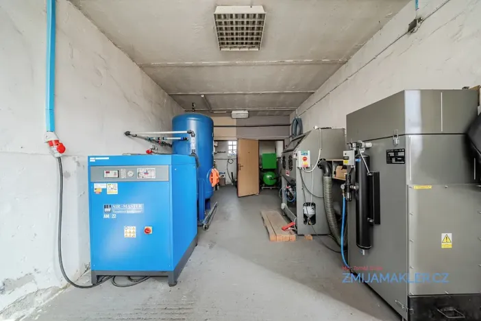 Prodej výrobních prostor, Bílovec, 629 m2