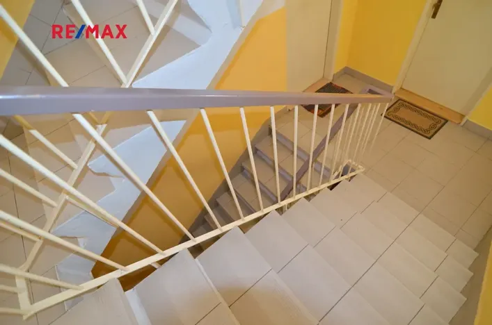 Pronájem bytu 1+kk, Praha - Zbraslav, Tunelářů, 37 m2