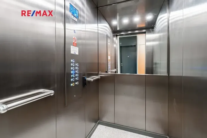 Pronájem bytu 1+kk, Praha - Nusle, Muzikova, 34 m2