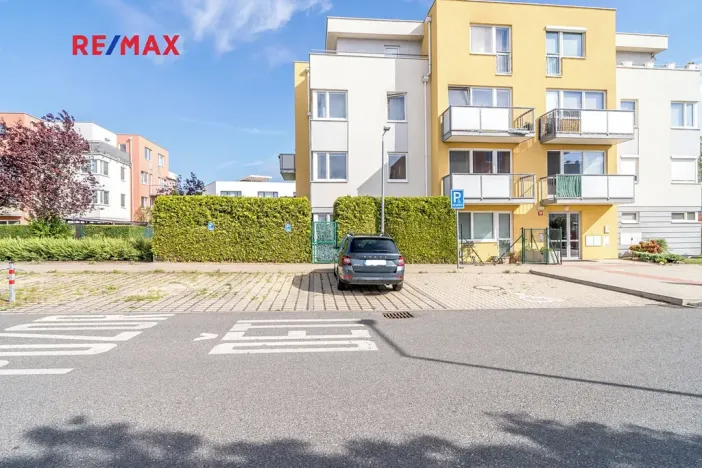 Pronájem bytu 3+kk, Jesenice, V Roháči I., 62 m2