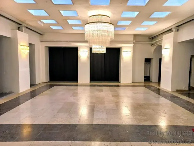 Prodej činžovního domu, Žatec, náměstí Svobody, 1500 m2