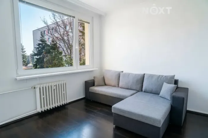 Pronájem bytu 1+kk, Praha - Kobylisy, Jelínkova, 35 m2