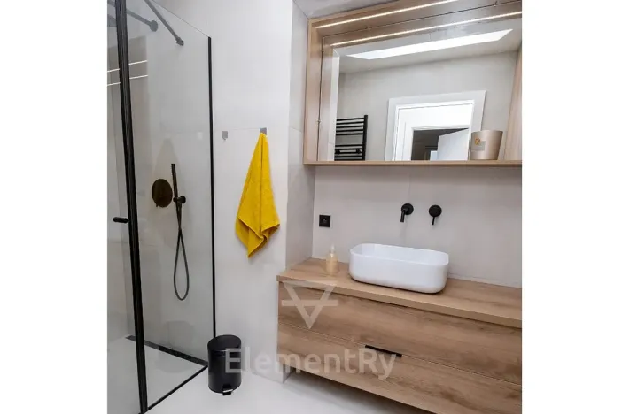 Pronájem bytu 2+kk, Hradec Králové, Komenského, 76 m2