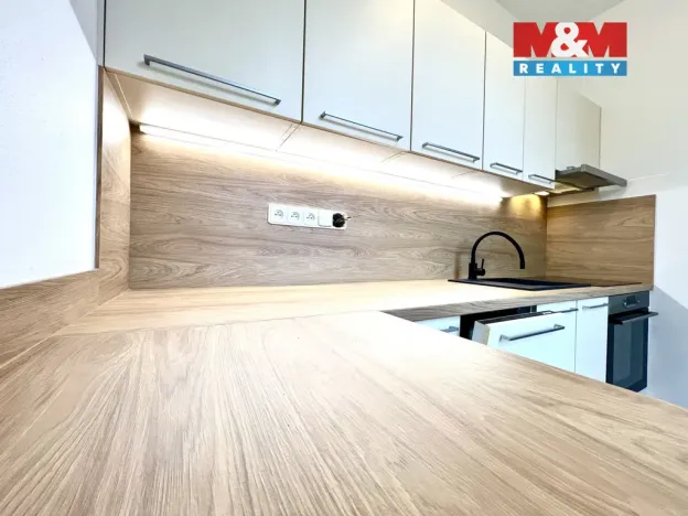 Prodej bytu 1+1, Krnov - Pod Cvilínem, Svatováclavská, 35 m2