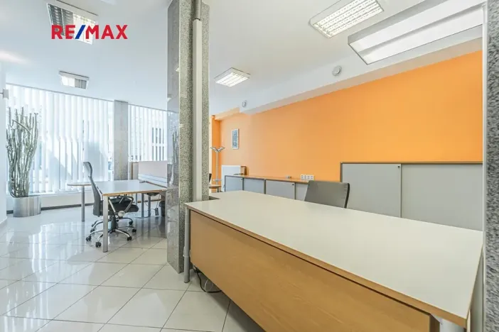 Pronájem kanceláře, Kladno, Osvoboz. pol. vězňů, 183 m2