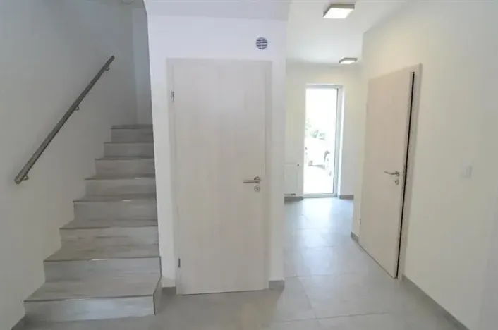 Pronájem bytu 5+kk, Vestec, Erbenova, 140 m2