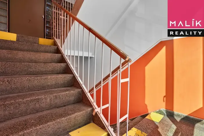 Prodej obchodního prostoru, Ostrov, Hlavní třída, 993 m2