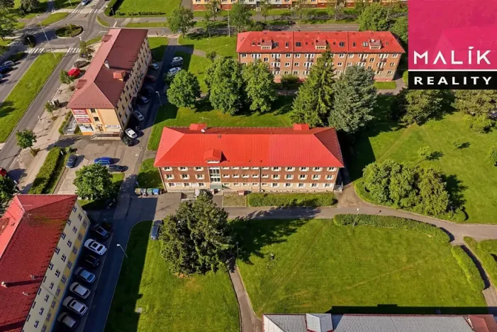 Prodej obchodního prostoru, Ostrov, Hlavní třída, 993 m2