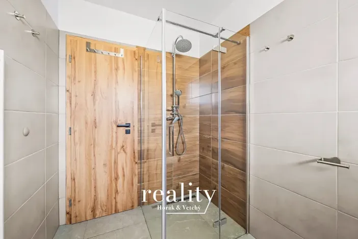 Prodej apartmánu, Jevišovka, 190 m2