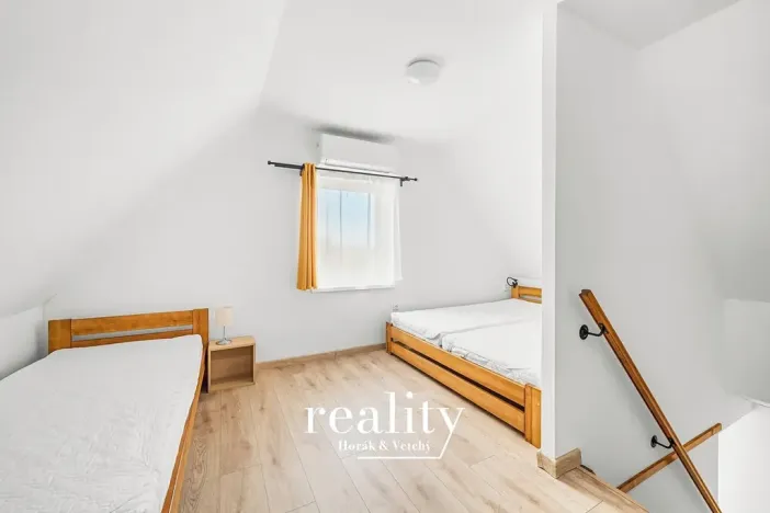 Prodej apartmánu, Jevišovka, 190 m2