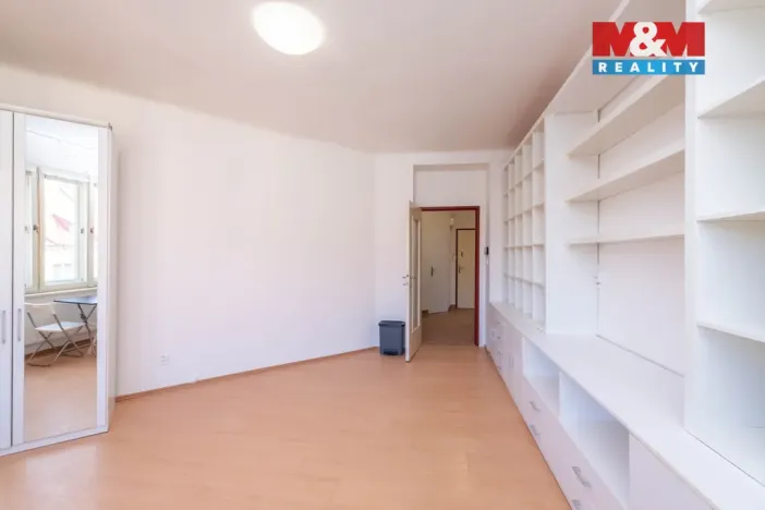 Pronájem bytu 1+kk, Praha - Dejvice, Kafkova, 33 m2