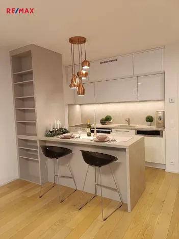 Pronájem bytu 1+kk, Praha - Vršovice, Altajská, 40 m2