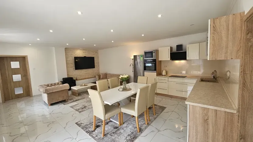 Prodej rodinného domu, Unhošť, Tyršovo náměstí, 93 m2