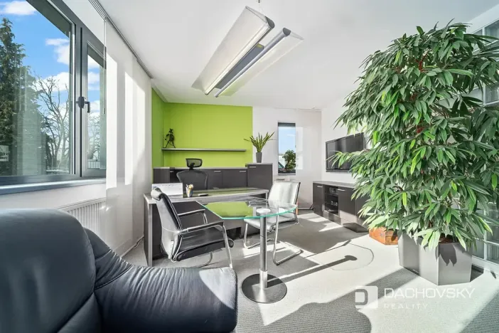 Prodej kanceláře, Pardubice, K Dolíčku, 374 m2