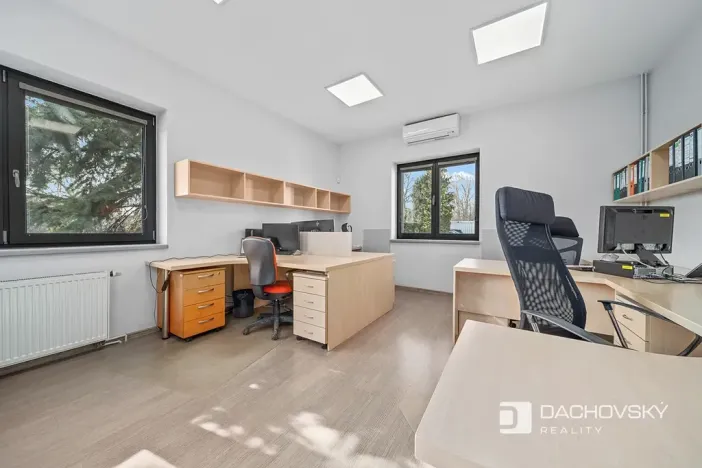 Prodej kanceláře, Pardubice, K Dolíčku, 374 m2