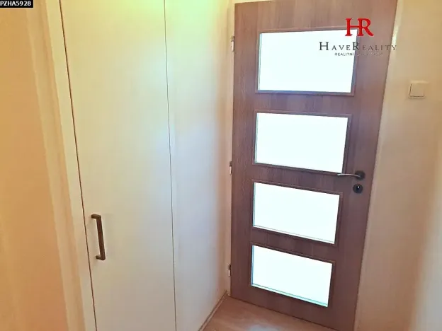 Pronájem bytu 1+kk, Praha - Háje, Hlavatého, 27 m2