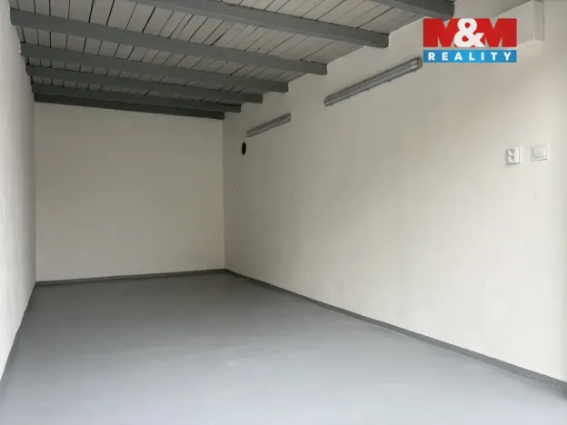Pronájem garáže, Ostrava, U Nádraží, 18 m2