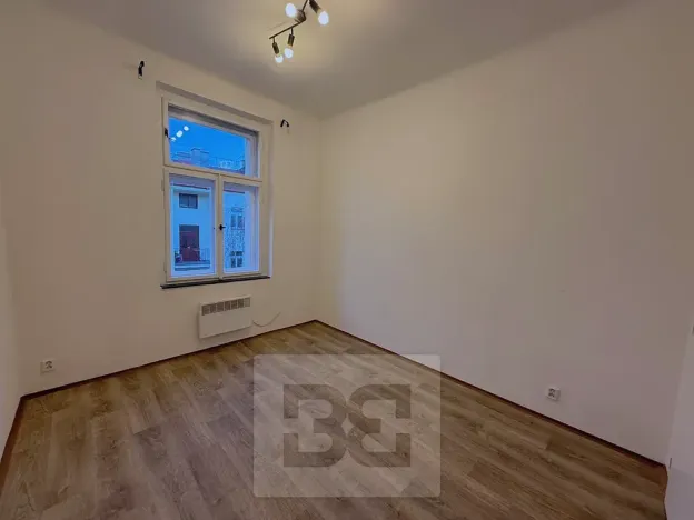Pronájem bytu 2+1, Praha - Žižkov, Hartigova, 38 m2