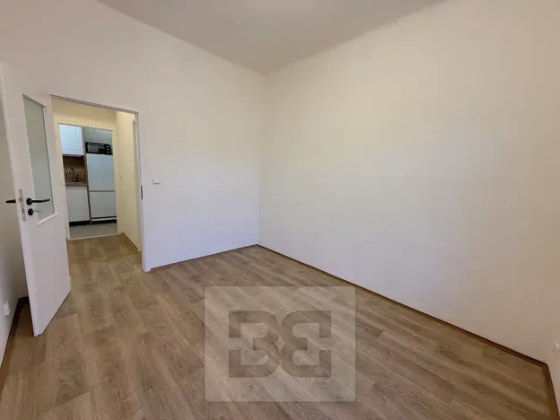 Pronájem bytu 2+1, Praha - Žižkov, Hartigova, 38 m2