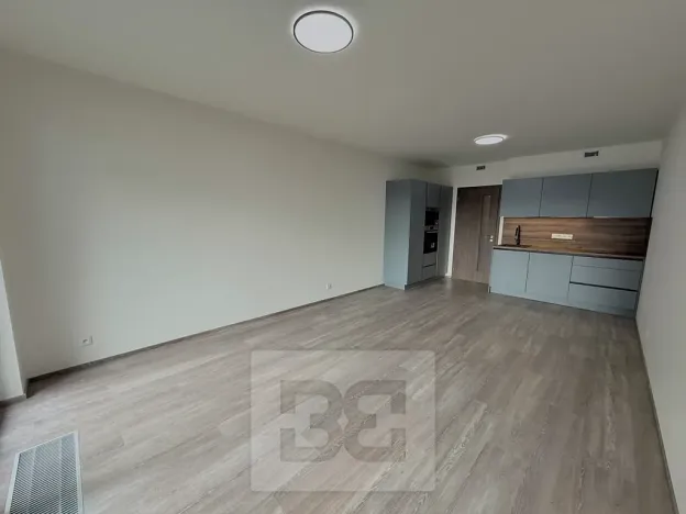 Pronájem bytu 1+kk, Praha - Hloubětín, Poděbradská, 37 m2
