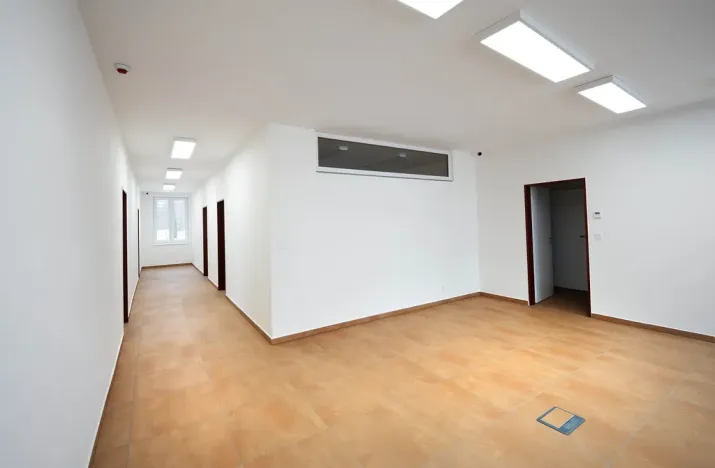 Pronájem kanceláře, Hořín, 420 m2