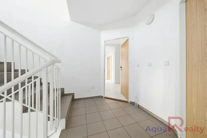 Prodej bytu 3+kk, Karlovy Vary, Okružní, 84 m2