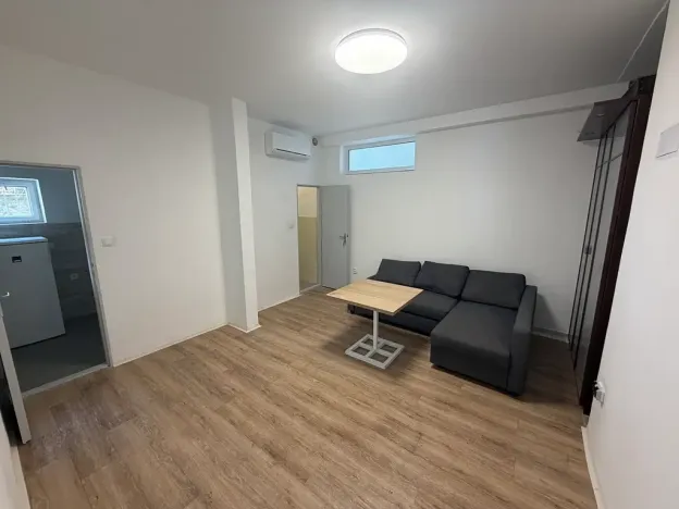 Pronájem bytu 1+1, Brno, Kovářská, 30 m2