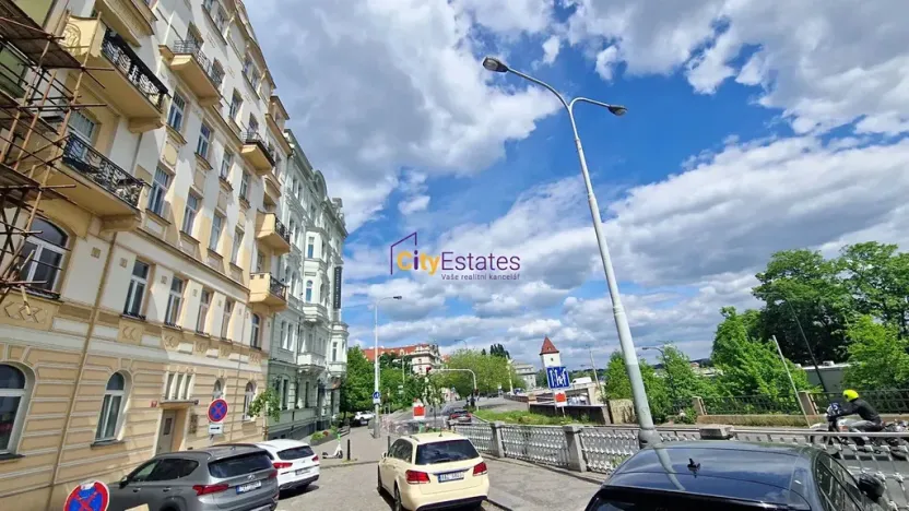 Prodej kanceláře, Praha - Smíchov, Janáčkovo nábřeží, 85 m2