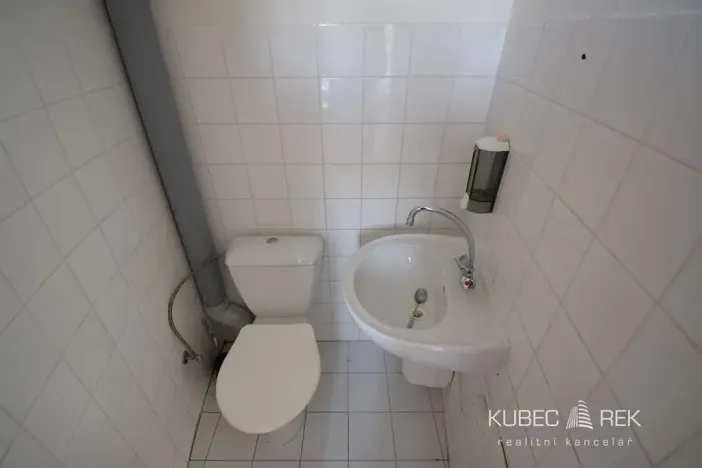 Pronájem kanceláře, Tábor, Husovo nám., 45 m2