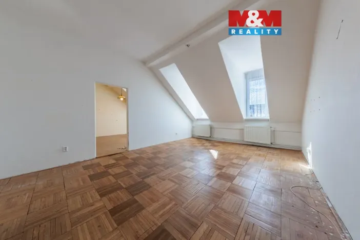 Prodej bytu 4+1, Karlovy Vary, Wolkerova, 146 m2